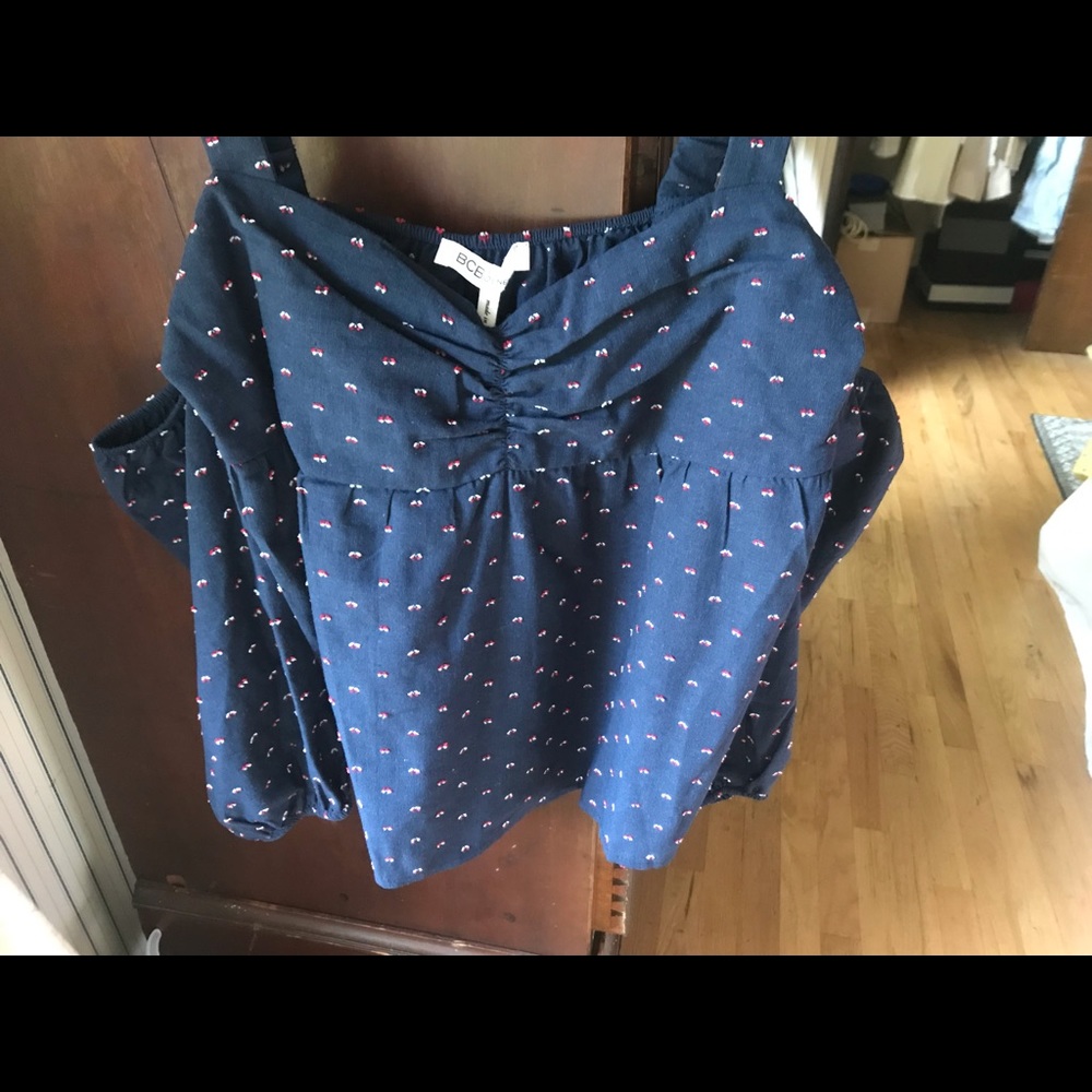 Top - Picture 6 of 16